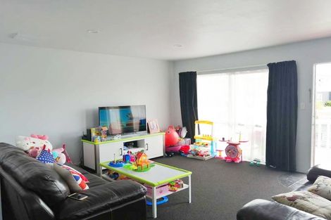 Photo of property in 30 Forest Hill Road, Henderson, Auckland, 0612