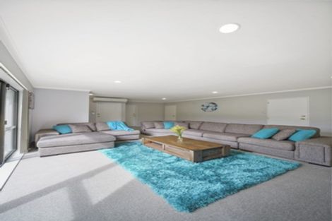 Photo of property in 38 Saralee Drive, Manurewa, Auckland, 2105