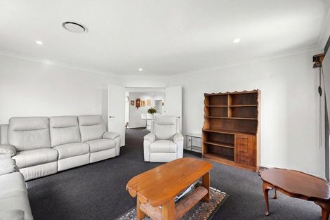 Photo of property in 52 Norfolk Drive, Cambridge, 3434