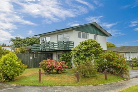 Photo of property in 42 Crofton Road, Harewood, Christchurch, 8051