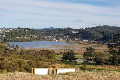 Photo of property in 18 Azimuth Road, Tairua, 3508