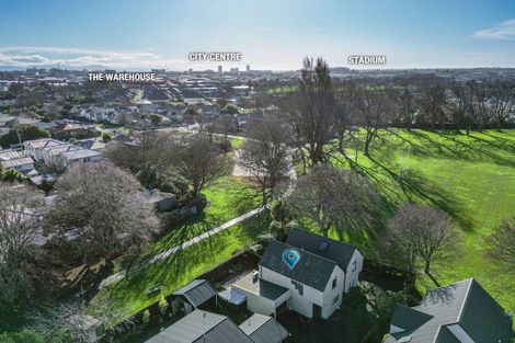 Photo of property in 112 Strickland Street, Sydenham, Christchurch, 8023