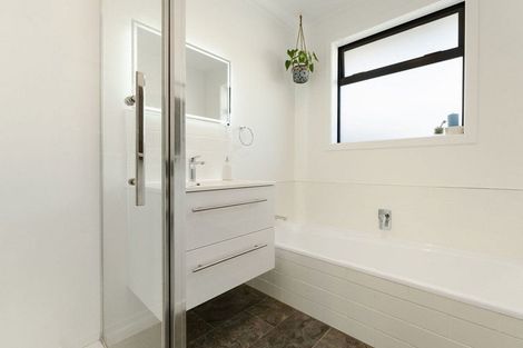 Photo of property in 2/419 Maunganui Road, Mount Maunganui, 3116
