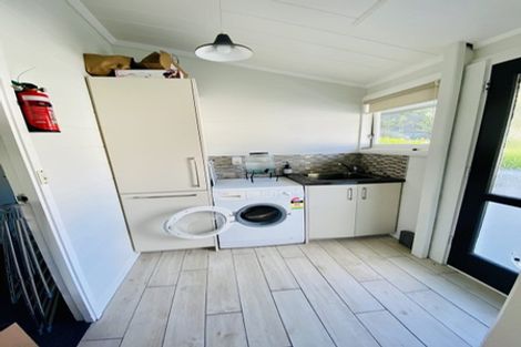 Photo of property in 32 Evans Pass Road, Sumner, Christchurch, 8081