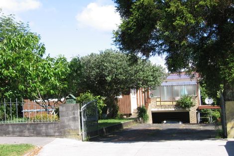 Photo of property in 150 Avondale Road, Avondale, Auckland, 1026