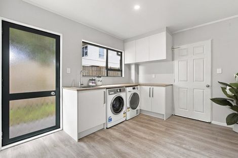 Photo of property in 9 Sandel Rise, Merrilands, New Plymouth, 4312