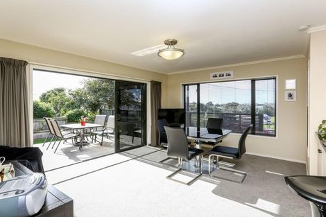 Photo of property in 20 Barrett Road, Whalers Gate, New Plymouth, 4310