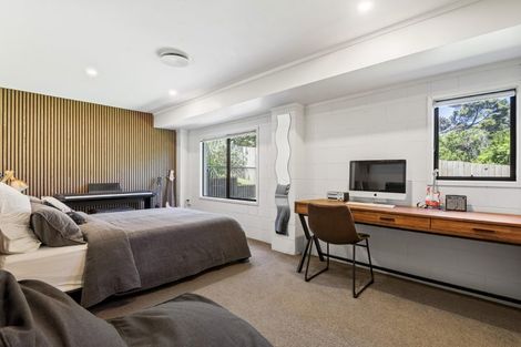 Photo of property in 8 Poaka Place, Beach Haven, Auckland, 0626