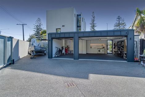 Photo of property in 2 Marriner Street, Sumner, Christchurch, 8081