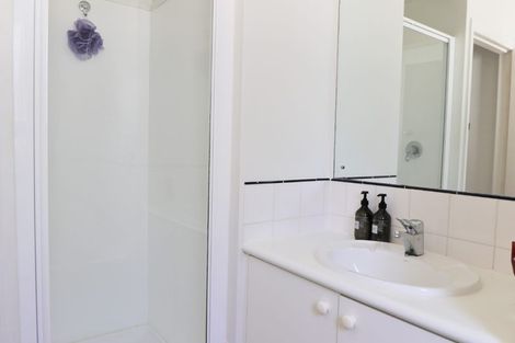 Photo of property in 95 Stanley Point Road, Stanley Point, Auckland, 0624