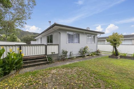 Photo of property in 258 Wellington Road, Wainuiomata, Lower Hutt, 5014