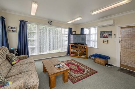 Photo of property in 19 Stanley Street, Levin, 5510