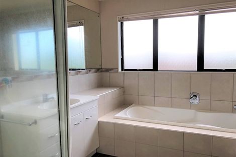 Photo of property in 20 Fergy Crescent, Wattle Downs, Auckland, 2103