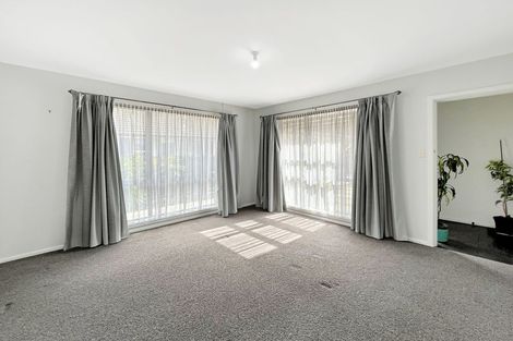 Photo of property in 17 Burnside Crescent, Burnside, Christchurch, 8053