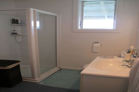 Photo of property in 165a Hinemoa Street, Birkenhead, Auckland, 0626