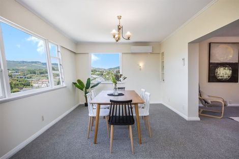 Photo of property in 9 Tainui Terrace, Tawa, Wellington, 5028