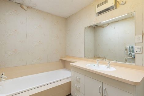 Photo of property in 2/280b Sawyers Arms Road, Bishopdale, Christchurch, 8053