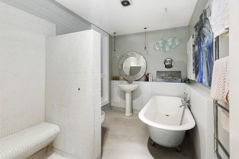 Photo of property in 25 Upper Bourke Street, Kilbirnie, Wellington, 6022