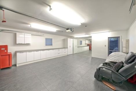 Photo of property in 100 Lake Road, Northcote, Auckland, 0627