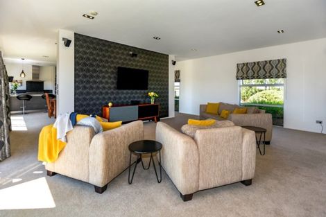 Photo of property in 10 Landsborough Drive, Darfield, 7571