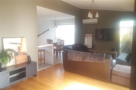 Photo of property in 15 Mirfield Place, Russley, Christchurch, 8042