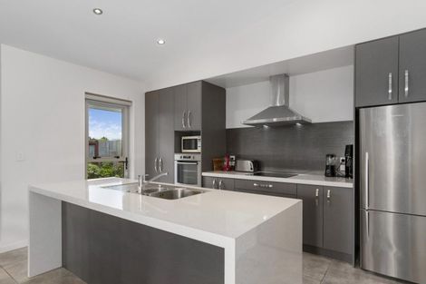 Photo of property in 21 Butterworth Crescent, Papamoa Beach, Papamoa, 3118