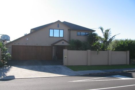 Photo of property in 1 Harbour Lights Close, West Harbour, Auckland, 0618