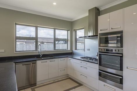 Photo of property in 16 Petrel Close, Paraparaumu Beach, Paraparaumu, 5032