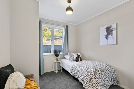 Photo of property in 121 Wellington Road, Wainuiomata, Lower Hutt, 5014