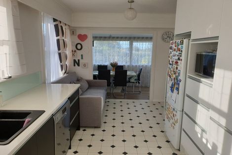 Photo of property in 2/182 Chivalry Road, Glenfield, Auckland, 0629