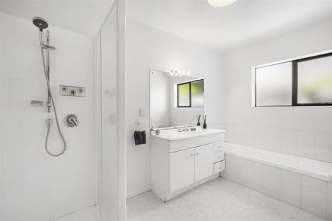 Photo of property in 1/9 Kells Place, Botany Downs, Auckland, 2010