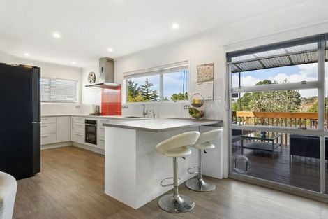 Photo of property in 127 Oaktree Avenue, Browns Bay, Auckland, 0630