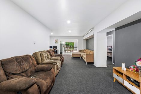 Photo of property in 214a Edmonton Road, Te Atatu South, Auckland, 0610
