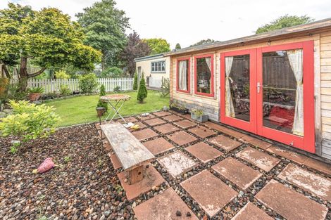 Photo of property in 16 Field Street, Aramoho, Whanganui, 4500