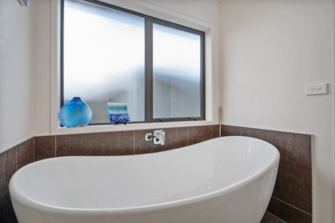 Photo of property in 32 Leeward Drive, Whitianga, 3510