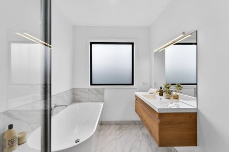 Photo of property in 7 Annie Aranui Drive, Poraiti, 4182