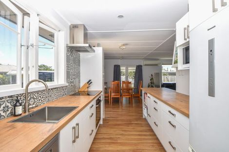 Photo of property in 10 Fairbrother Street, Carterton, 5713