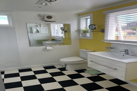 Photo of property in 8 Effingham Street, North New Brighton, Christchurch, 8083