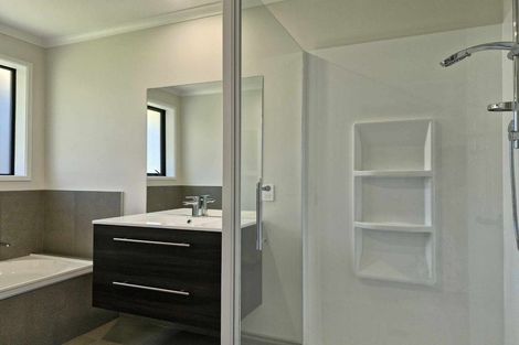 Photo of property in 21 Sycamore Grove, Lower Vogeltown, New Plymouth, 4310