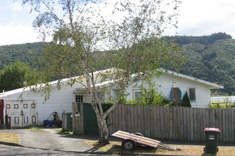 Photo of property in 2/10 Crystal Grove, Birchville, Upper Hutt, 5018