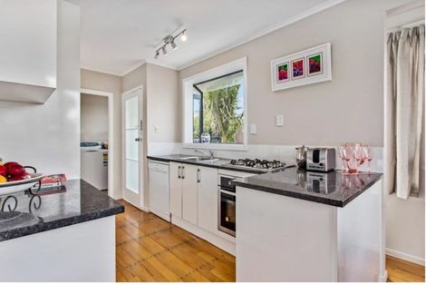 Photo of property in 96 Friedlanders Road, Manurewa, Auckland, 2102