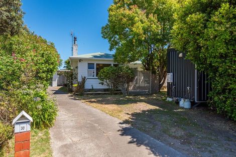 Photo of property in 30 Anthony Grove, Paraparaumu Beach, Paraparaumu, 5032