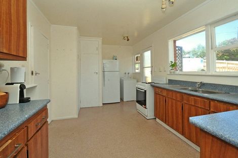 Photo of property in 2/390 Glenfield Road, Glenfield, Auckland, 0629