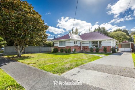 Photo of property in 53 Hudson Avenue, Ebdentown, Upper Hutt, 5018