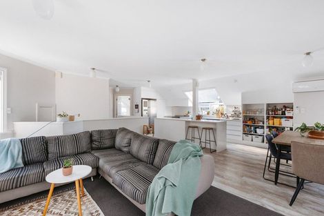 Photo of property in 50c Maunganui Road, Mount Maunganui, 3116