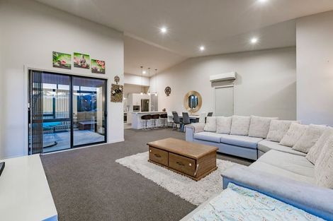 Photo of property in 7 Liberation Road, Papakura, 2110