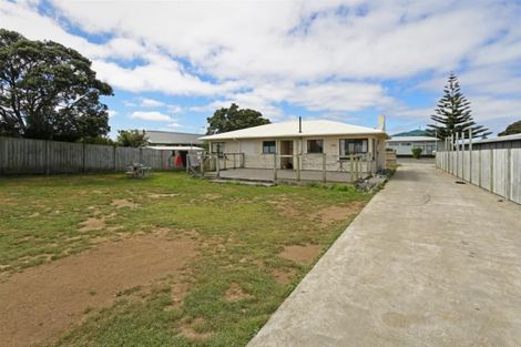 Photo of property in 32 Heaphy Road, Opunake, 4616