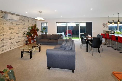 Photo of property in 11 Filmer Crescent, Wallaceville, Upper Hutt, 5018