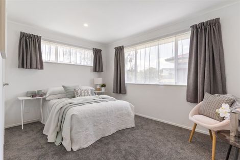 Photo of property in 1/38 Ballater Place, Highland Park, Auckland, 2010