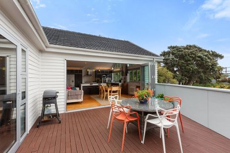 Photo of property in 15 Kowhai Street, Eastbourne, Lower Hutt, 5013